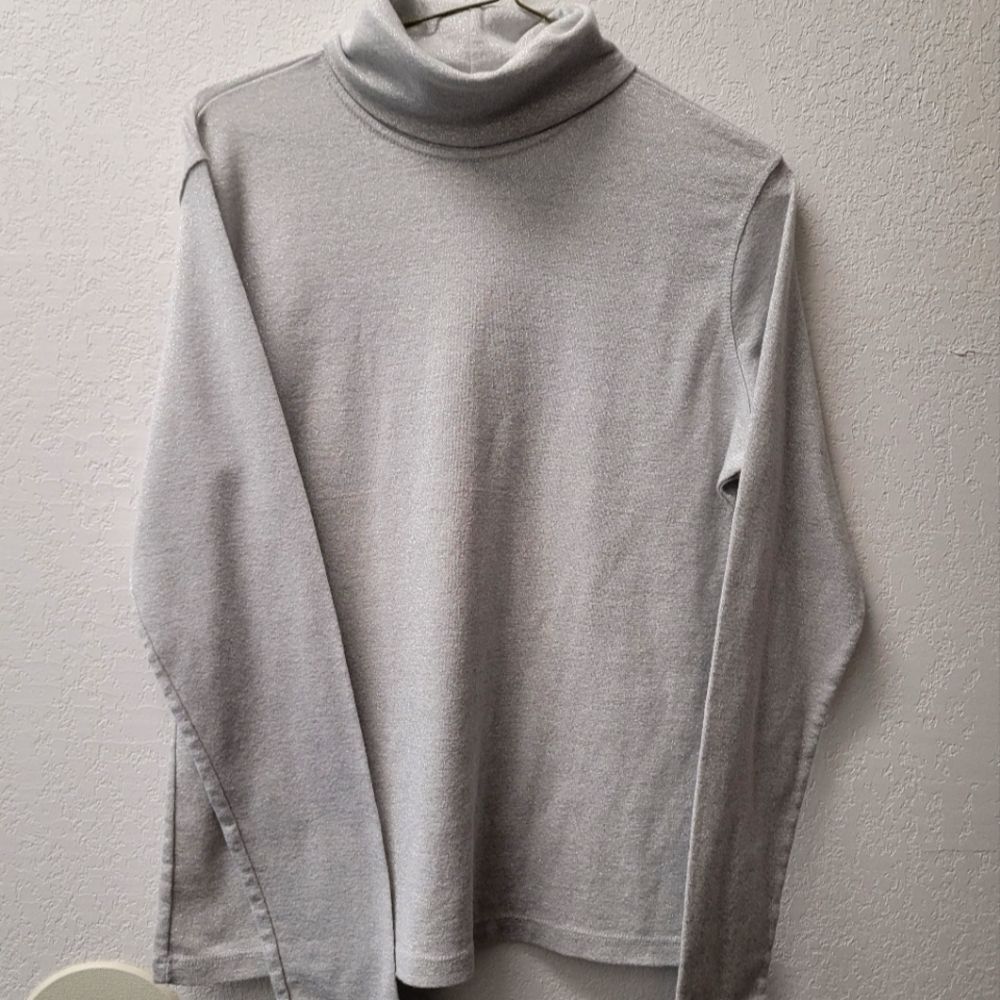 Women's Medium White Stag silver